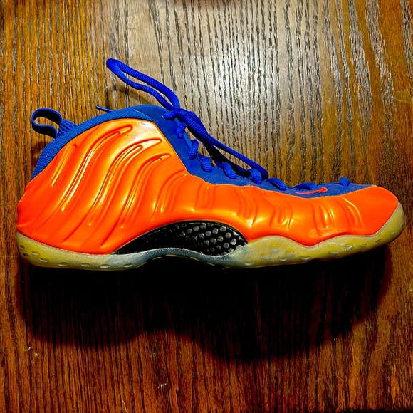 Used Like New!!! Nike Foamposite One Cavs 11.5 - Picture 2 of 3